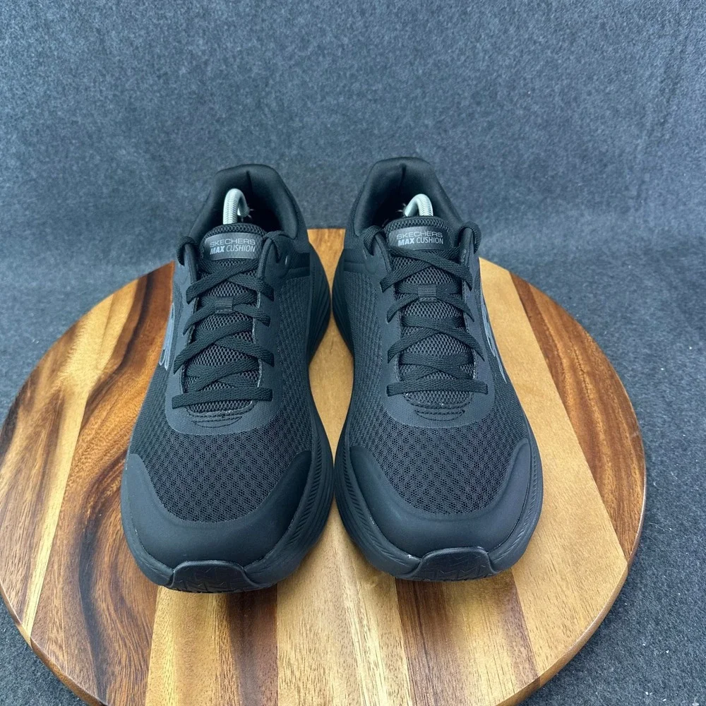 Skechers GoRun Max Cushioning Delta Mens 11 Extra Wide Black Shoes 220613WW